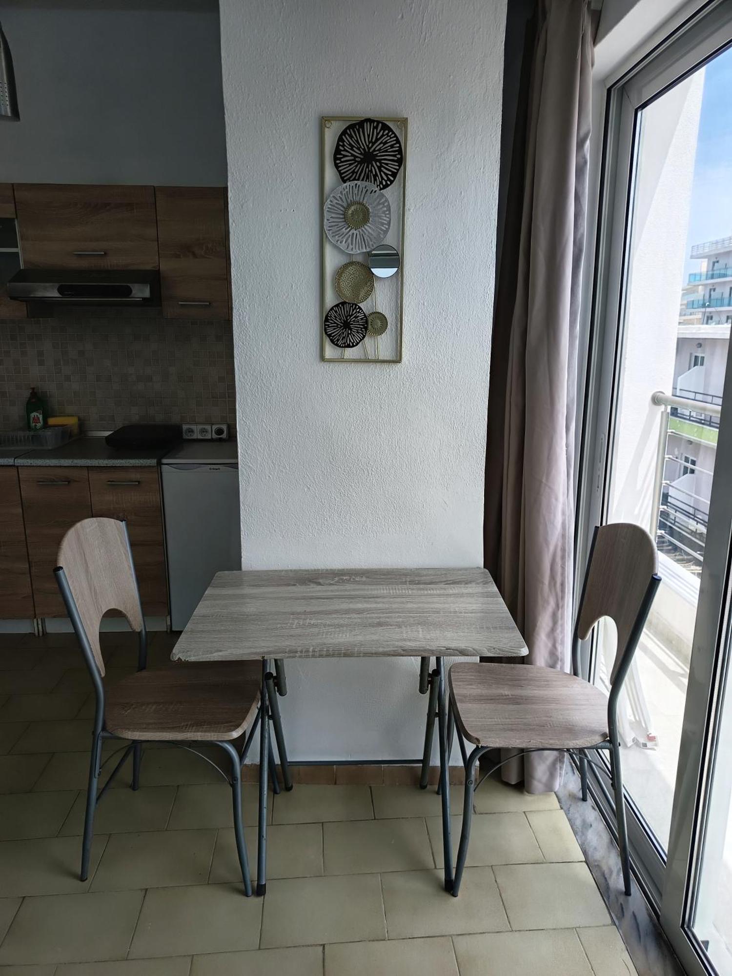 Lilian'S Seaview-Party Street-Youth Studios Rhodes City Quarto foto